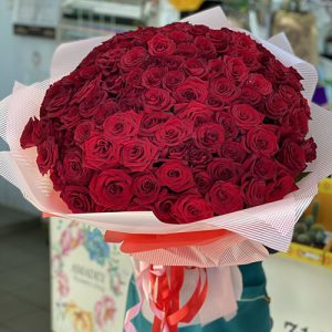 101 красная роза в Днепре фото