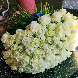 101 белая роза в Днепре фото
