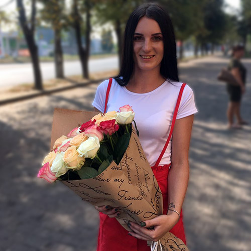 Фото товара 21 роза микс в Днепре