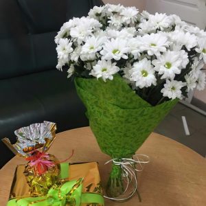 букет белых хризантем в Днепре фото