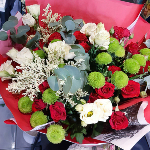 букет из роз, эустом, хризантем в Днепре фото