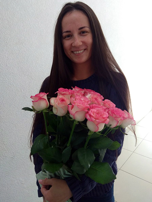 15 розовых роз в Днепре фото