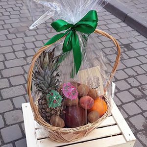 великий кошик фруктів у Дніпрі фото