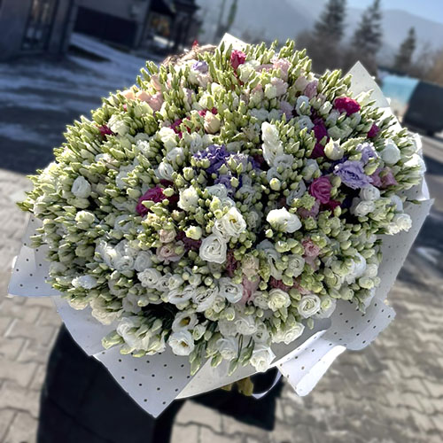 величезний букет еустом 101 гілка фото