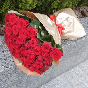 101 красная роза в Днепре фото