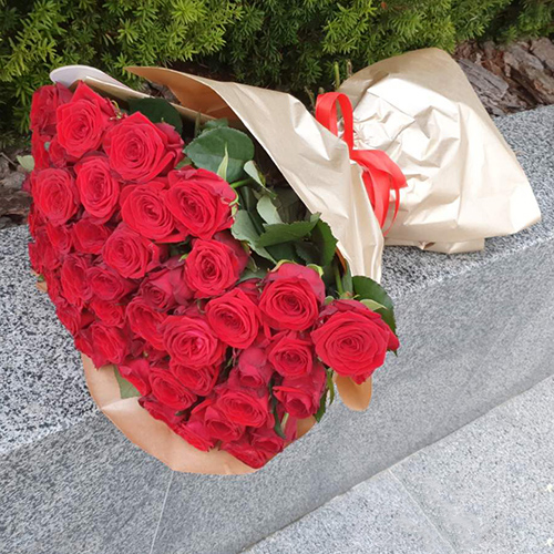 101 красная роза в Днепре фото