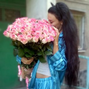 51 рожева троянда Джумілія фото